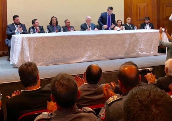 Nova mesa diretora anuncia primeira sessão ordinária que ocorre no dia 15 de janeiro