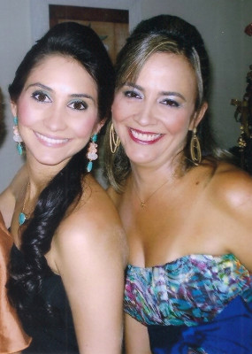 Paula Marcia Pittar aniversariante de amanhã, ao lado da filha Michele Pittar