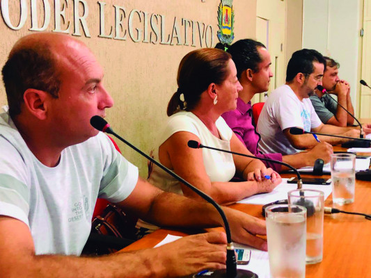 Reunião contou com a presença de representantes de treze associações