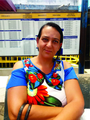 Sirlei Ribeiro dos Santos  Está melhor do que antes. Mudaram os horários, ficou bem melhor, mas os pontos têm que melhorar, porque o Sol está muito quente, deveriam colocar uma cobertura. 