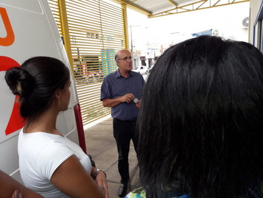 Prefeito esteve no local informando que o pagamento será feito na próxima semana