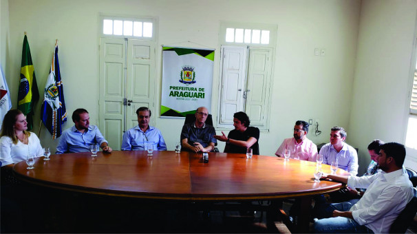 Comitiva do Imepac e deputado estadual visitam chefe do Executivo araguarino