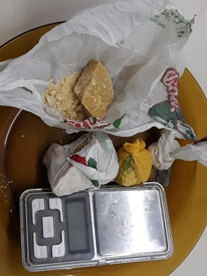 O homem foi preso sendo encaminhado à Delegacia de Polícia juntamente com as drogas apreendidas