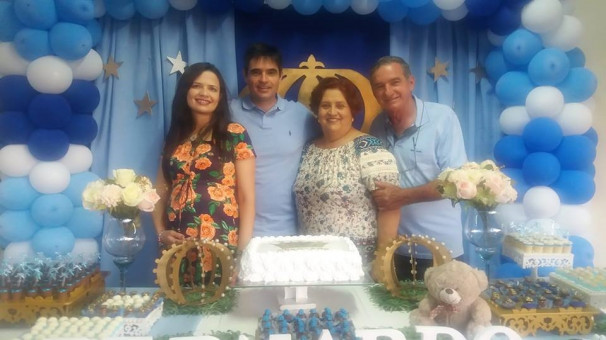 Vide bula dos – mais felizes, impossível - Fabrício e Camila, com Marivone e Maurício com a cara da alegria