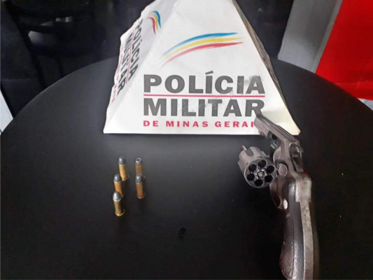 Arma encontrada em residência no bairro Maria Eugênia foi apreendida