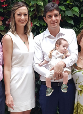André Brandão Alves aniversariante do dia 17 com a sua esposa Nayanhe e seu filho João
