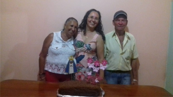 Cylene Ribeiro  aniversariante do  último dia 18 na foto com Gabriela e seu esposo Valdomiro 