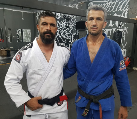 Ivan Luiz com o amigo e irmão Ademir Vieira, um de seus maiores incentivadores. ** Divulgação 