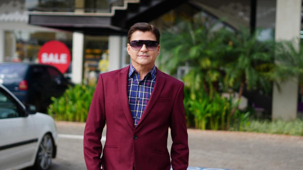 CONEXÃO é ligação e nesta coluna ligada a tantas pessoas e lugares..., abro a edição de hoje endereçando intenso e afetuoso abraço ao icônico Colunista Social de Uberlândia - Carlos Hugueney Bisneto que amanhã, 21, estreia idade nova em grande estilo. E que estilo!