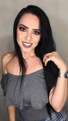 Lorrayne Andrade Silva aniversariou dia 21 recebendo o carinho de toda a família, em especial de Simone, Antônio Andrade e Lorenna 