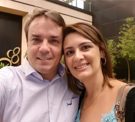 Hoje dia 26 o casal Paulo Sérgio e Flávia comemoram com muito amor e cumplicidade as bodas de Águas Marinha , há exatos  19 anos de uma linda união .Parabéns ao casal 