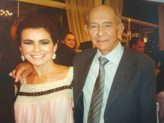 Raquel Gomide da Costa aniversariou dia 01 com seu pai Iron Gomide da Costa aniversariante do dia 07