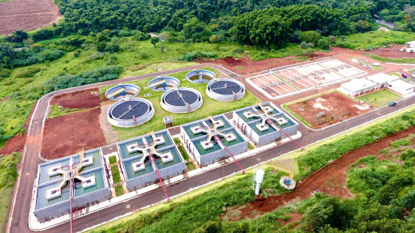 Obras da Estação de Tratamento de Esgoto são vistoriadas por autoridades locais 