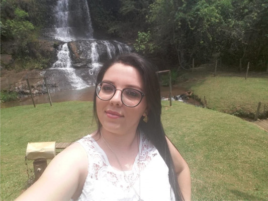 “O Dia Internacional da Mulher é para lembrar a nossa luta em prol da igualdade de direitos. Somos símbolo da força e da determinação e, por isso, merecemos mais do que flores, merecemos respeito”. Dayane Marques Santana, universitária 