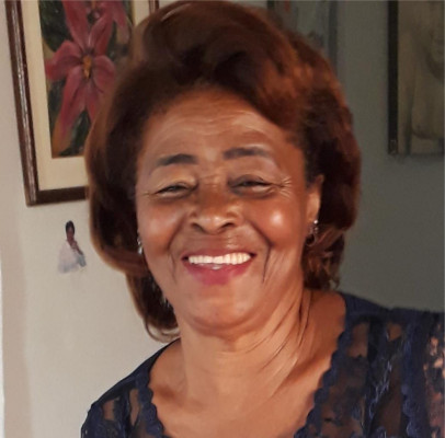 “A mulher nesse dia e sempre merece amor, fidelidade, compreensão, e acima de tudo, os cuidados de Deus”. Elzira Abadia Ramos, aposentada 