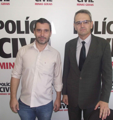 Delegado Regional Wilton Fernandes e o chefe do 9º DP, delegado Marcos Tadeu