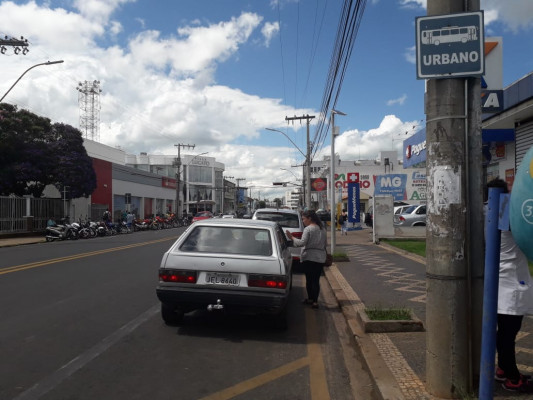 Espaço está desperdiçado tendo em vista que não é utilizado por ônibus