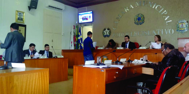 Vereador Levi Siqueira cobrou novamente informações da Cemig sobre os motivos das constantes quedas de energia na cidade 