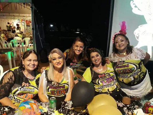 Todas lindas formando o pacote de dondocas, dondoquinhas, Lulus e Luluzinhas a festença era luxo só!