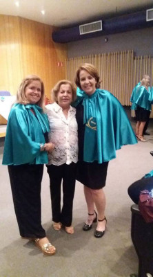 Ladeada por Lenora e Mônica Cunha