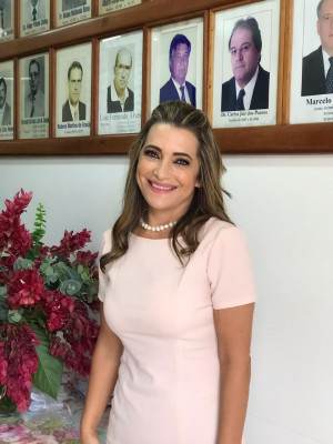 Na segunda-feira, 15, elegante Eunice Mendes brindou a felicidade de mais um ano de existência. Em tempo, votos de saúde e vida longa!