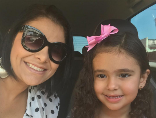Antecipando comemoração para a elegante Fisioterapeuta Luciana Galvão Kehdi que, no próximo sábado, 6, canta parabéns. No embalo da mamãe, a pequenina e charmosa Manuella Galvão Kehdi também recebe festejos pelo aniversário dia 31 de março. Vem aí a festa pra Manú!