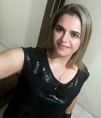 Rosiane de Fátima Pedrosa O. de Almeida aniversariante do dia 03