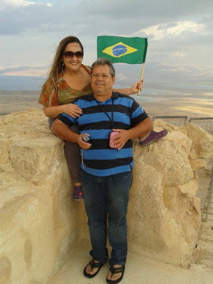 Rui Porto aniversariante de hoje na foto com sua esposa Argentina