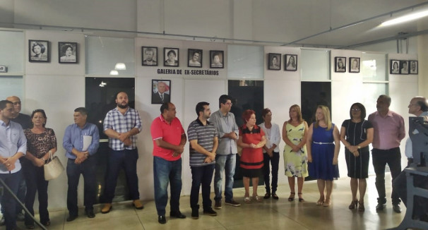 Galeria de ex-secretários de Educação é inaugurada em Araguari