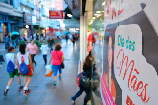 Horários estendidos e promoções marcam a semana do Dia das Mães