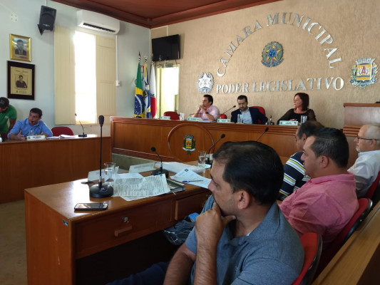 Vereadores se reuniram na manhã desta sexta-feira, para apreciar dois projetos de lei