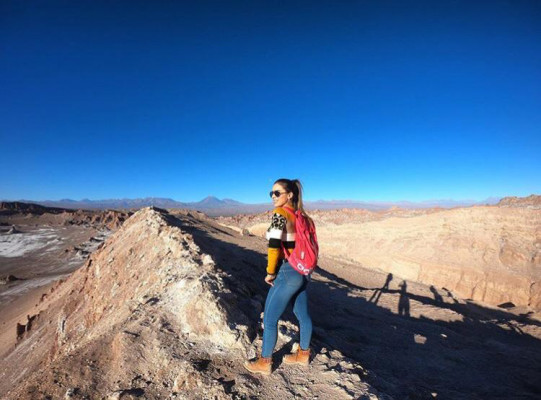 Melina Lemos no Deserto do Atacama no Chile