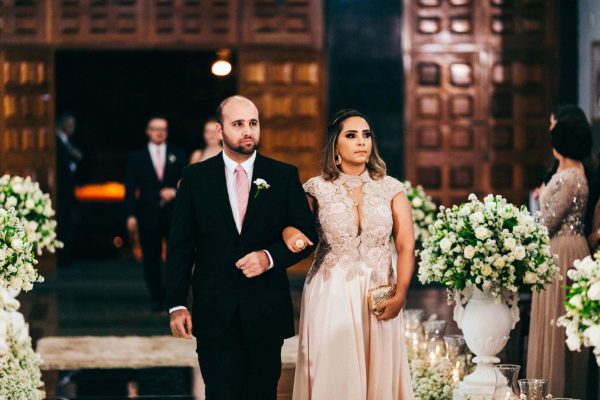 Amanhã, 16, a troca de idade acontece para a elegante Vanessa Dias. Sempre na companhia do marido Dr. Joaquim Torres, a economista comemora a data em grande e refinado estilo.