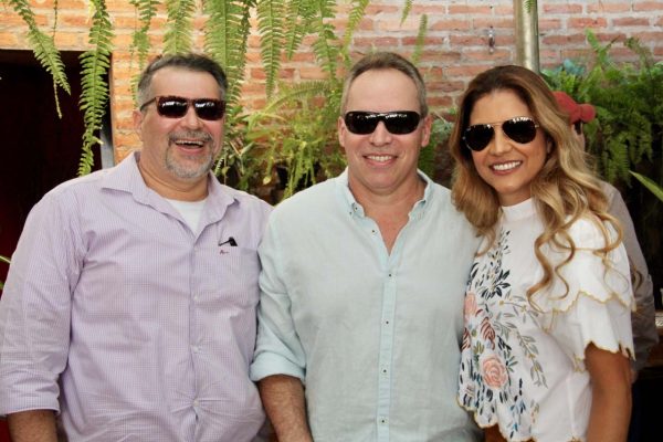 Dr. Fernando Alberto, Dr. Marcelo Rangel e Karla Leandra na II Feijoada Revival realizada no Rancho Oliveira no último final de semana Créditos: Ernane Alberto