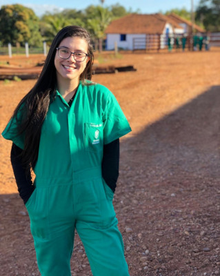 Parabéns a Fernanda Fernandes Alves pelo aniversário no dia 23