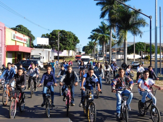 Primeira edição da Pedalada Ecológica reuniu 40 alunos do C.E.M. Hermenegildo Marques Veloso