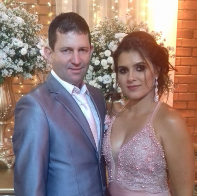 Waldeli Fernandes Claudiano aniversariante do dia 12 na foto com seu esposo Silmar Dimas Claudiano 
