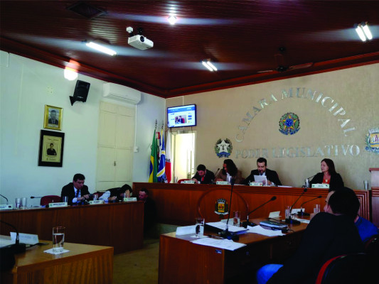 Projetos que autorizam a celebração de convênio e repasse financeiro são aprovados pelo Legislativo 