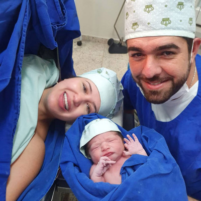 Nasce em Araguari o primeiro filho do deputado federal José Vitor Aguiar e da médica Dra. Mírian Fagundes Aguiar.  Otávio, um garotão muito fofo e forte chegou na segunda-feira, 8. A notícia foi compartilhada pelo deputado em suas redes sociais. Ao mais novo mineirinho cruzeirense – saúde!! Aos novos pais – sabedoria!