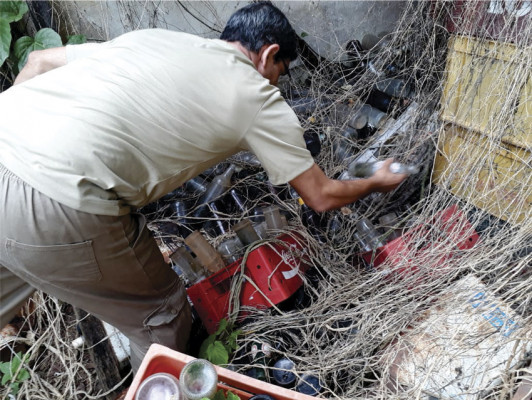 - Equipe de Zoonoses continua realizando visitas domiciliares fiscalizando e alertando sobre a proliferação do Aedes Aedypti 