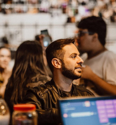 Exímio pianista araguarino, Ernane Machado, abriu o mês e a semana estreando idade nova que chegou segunda-feira, 1º de julho. Parabéns!