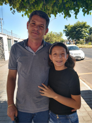 Reginaldo Coelho da Silva aniversariante de hoje ao lado da filha Maria Clara