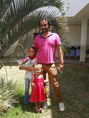Richardson Naves Leão aniversariante do dia 9 com as filhas Isabella e Julianna!