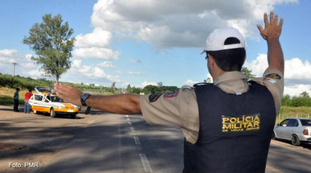Polícia orienta motoristas que pretendem viajar nas férias