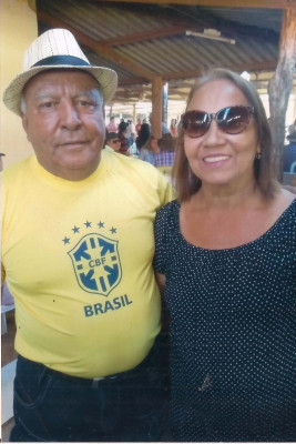 Nivaldo de Sousa aniversariou dia 11 na foto com sua esposa Valdemarina H.Sousa, recebe os parabéns de seus , filhos , netos e bisnetos