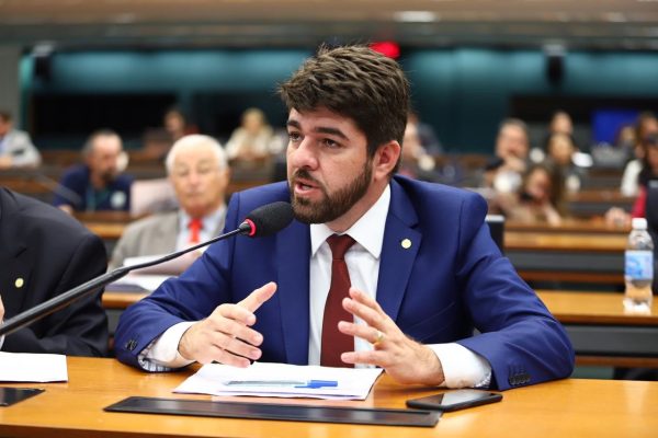 Deputado Federal Zé Vitor propõe emendas no Orçamento para a região