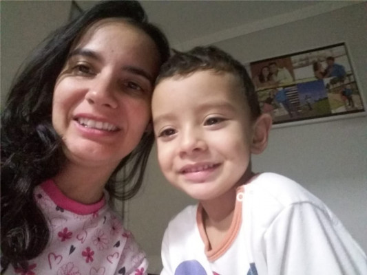 Luciana de Faria Guimarães  aniversariante de hoje 