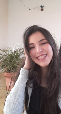 Maria Eduarda Mendes Miranda completará seus 13 anos , no dia 23 , filha de Gabrielle Cristina Mendes Martins , na foto com sua prima Maria Fernanda 