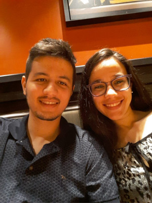 Rodrigo Brito aniversariou dia 12 na foto com sua namorada Malu de Souza Pedrosa