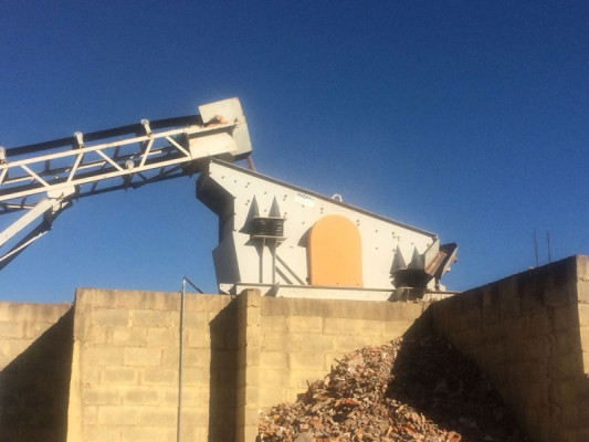 Após a triagem, os materiais passam pelo processo de reciclagem e recebem um novo destino